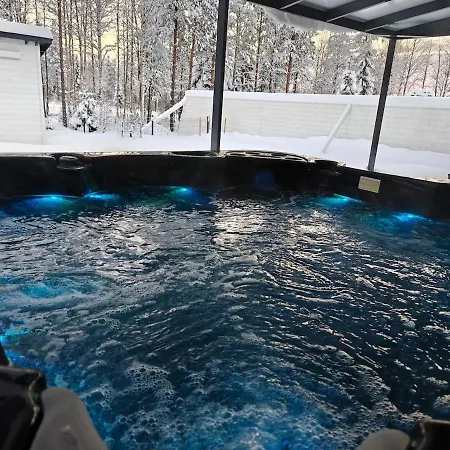 Atmospheric With Jacuzzi بيت للعطل