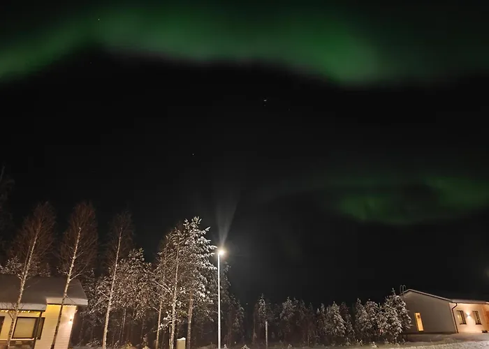 Дом отдыха Atmospheric With Jacuzzi Рованиеми